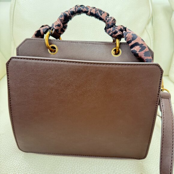 NWT STEVE MADDEN BEVELYN SCARF SATCHEL CROSSBODY BAG CREDIT CARD CASE CHOCOLATE - Picture 3 of 8